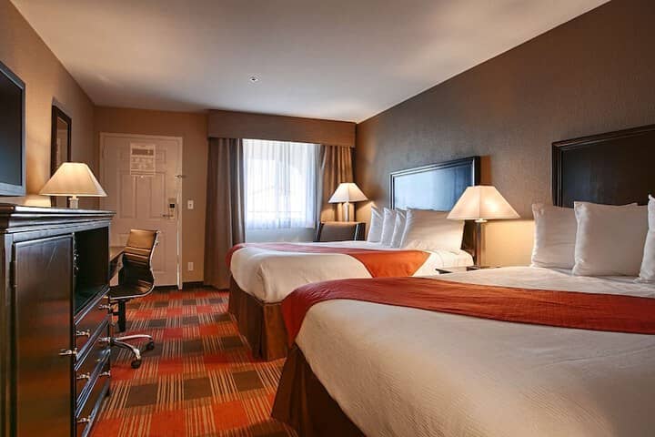 Room 5 of 19
