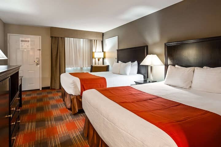 Room 8 of 19